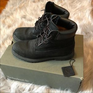 ‼️SOLD‼️ Women’s size 8 Timberland boots